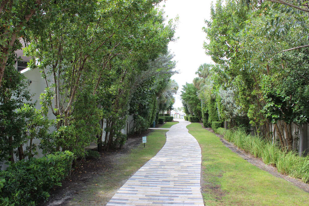 Monaco Yacht Club condo photo 2